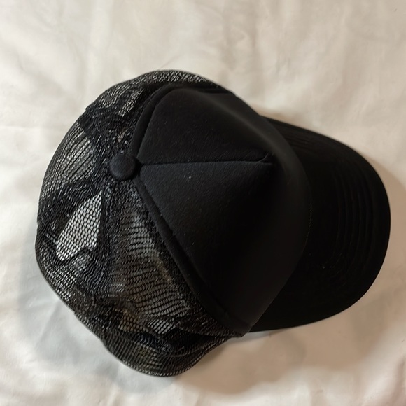 Black mesh hat 🎩 - Picture 4 of 4